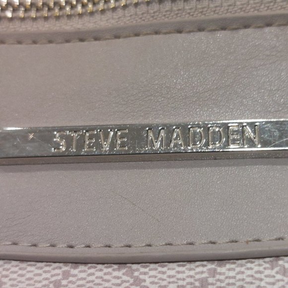 3 For $30/STEVE MADDEN Crossbody Bag - Picture 11 of 11